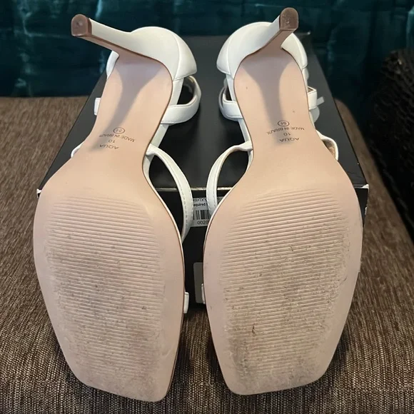 Aqua White Sandals size 10 - Picture 5 of 5